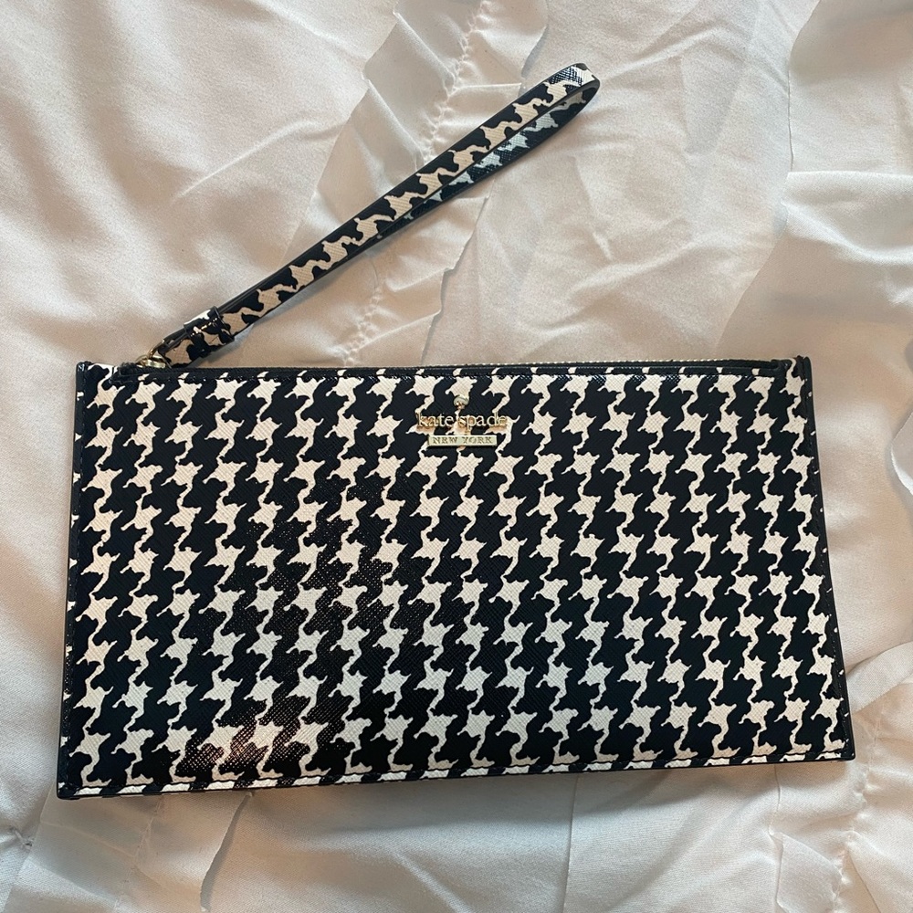 Kate Spade New York wristlet